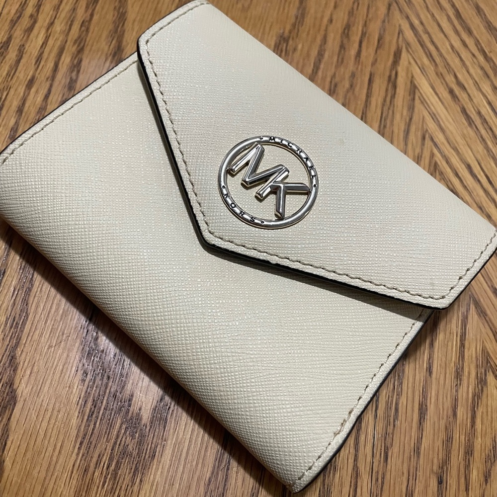 Michael Kors off white wallet